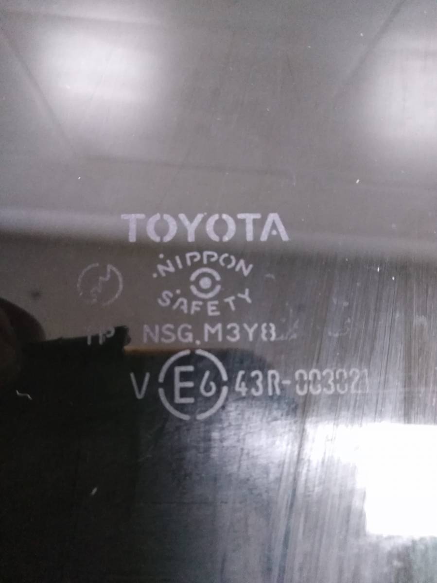 Стекло двери задней левой Toyota Altezza (XE10) 1998-2005