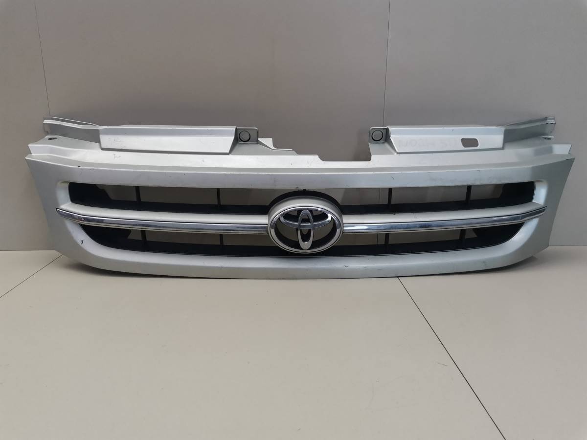 Решетка радиатора Toyota Lite Ace Noah (R40, R50) 1996-2001