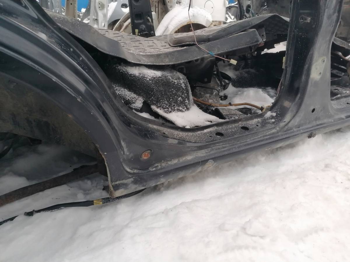 Порог со стойкой правый Suzuki Liana 2001-2007