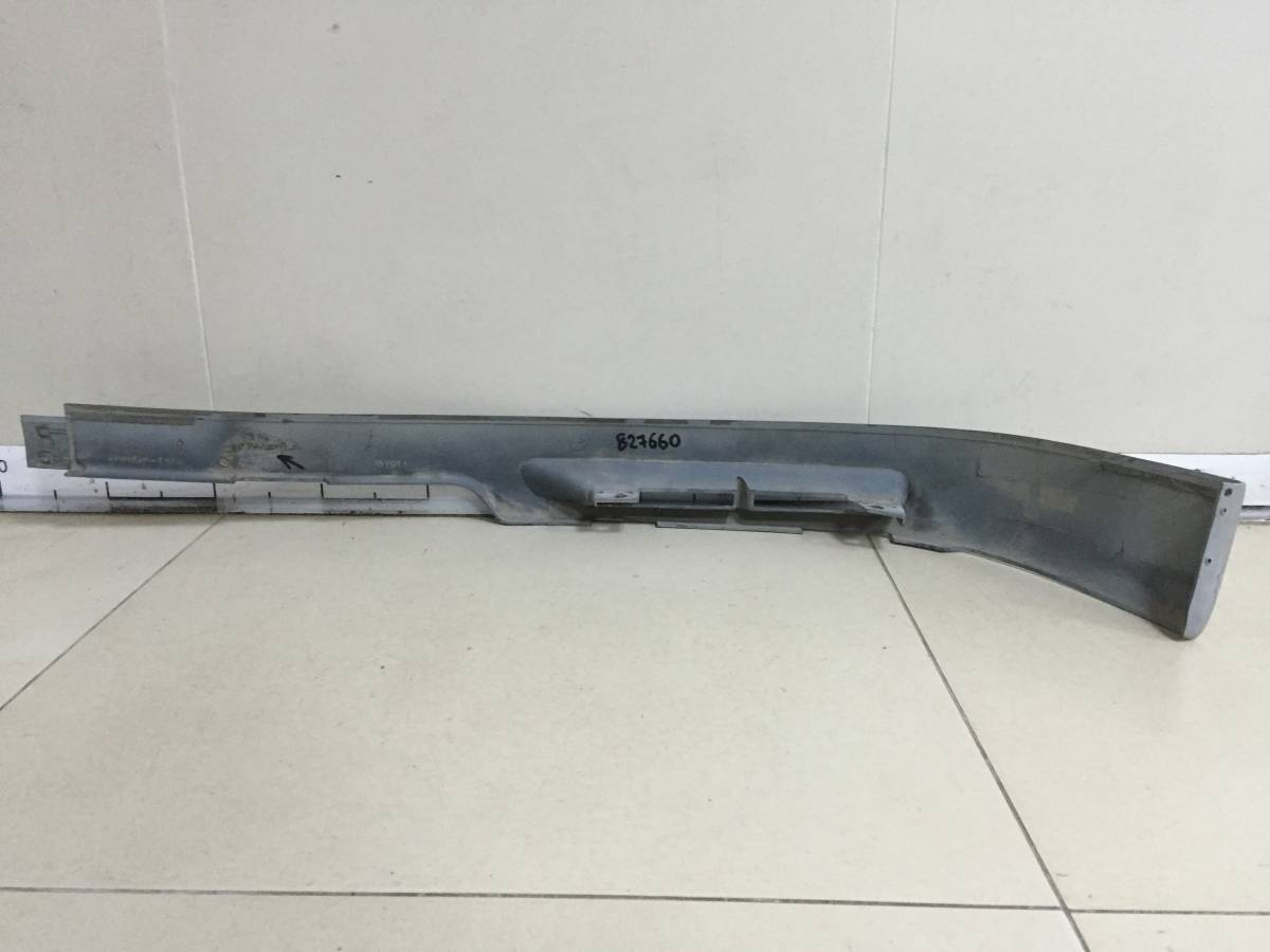 Накладка переднего бампера правая Toyota Noah (R60) 2001-2007