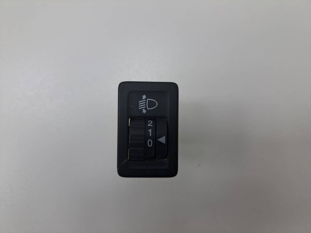 Кнопка корректора фар Suzuki SX4 2006-2013 Кнопка корректора фар Suzuki SX4 2006-2013