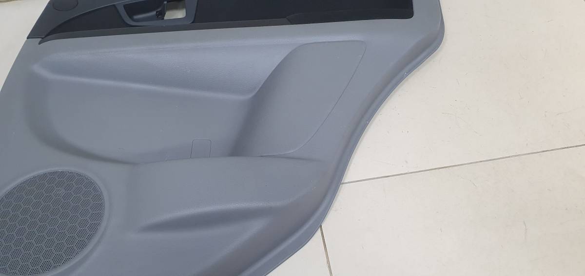 Обшивка двери задней правой Suzuki SX4 2006-2013